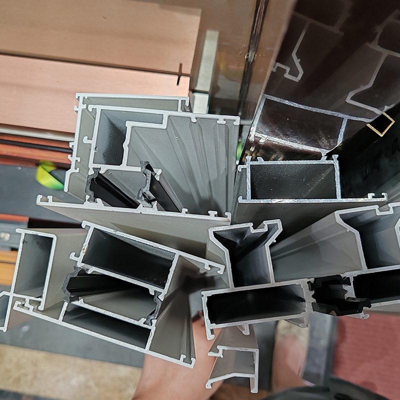 家具铝型材是一种用于制作家具的特殊型材
